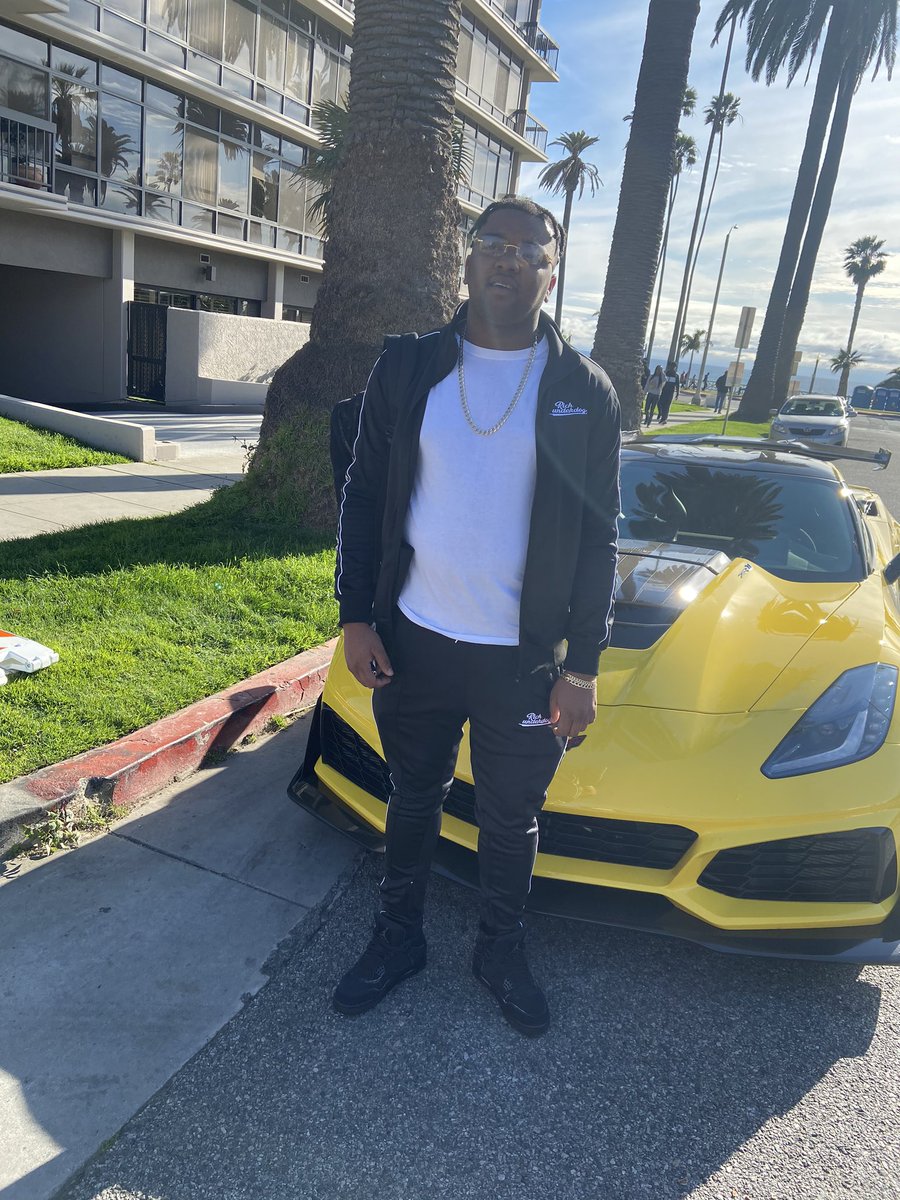 6o_viC's tweet photo. Real D Boi So I Ride Inda Fastest β οΈHad To Crash Inda Trap House ππ΄That Bitch Had Too Much Traffic #ZR1
#LLMailMan https://t.co/qDh864EMyB