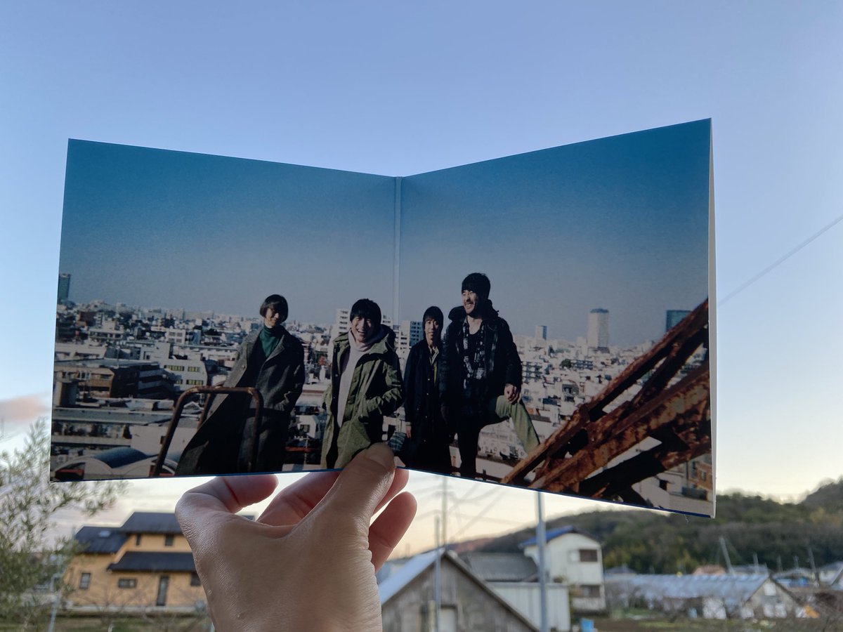 XC40_22's tweet photo. 桜井さんのBirthdayにBirthdayを聴く。
背景が田舎だね。。。
#桜井和寿誕生祭2020 https://t.co/YmCuDnZPGS