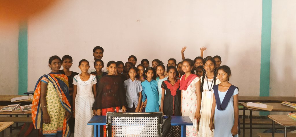 Sandeepmahesh93's tweet photo. Finally the memorable day with students 🙌❤️
#DigitalYatra #DigitalNarayanpet  #DigitalTelangana  #Digithon #TITA @rsprasad @KTRTRS @sabithaindratrs @jayesh_ranjan @harichandanaias @sundeepmakthala @teamTSIC @TelanganaIT @CNarayanpet @SPNARAYANPET @KonathamDileep @IndiaDigithon https://t.co/VnIcyOUkue