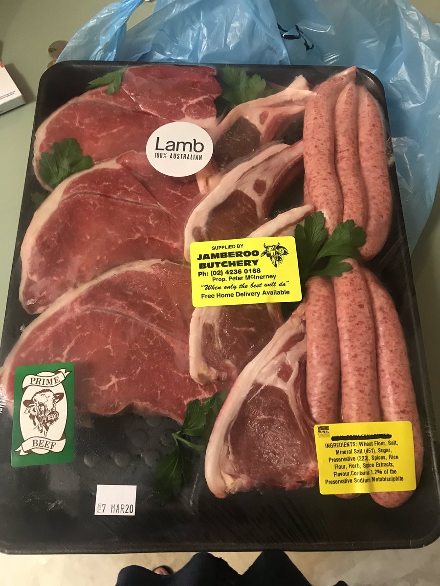 NewyBeachBum's tweet photo. Fuck yeah. First number up in the meat raffle at the bowlies! 

Meat for days....... #Jambaroo #JamboBowlies #Meat #Raffles https://t.co/VOwRlCwDES