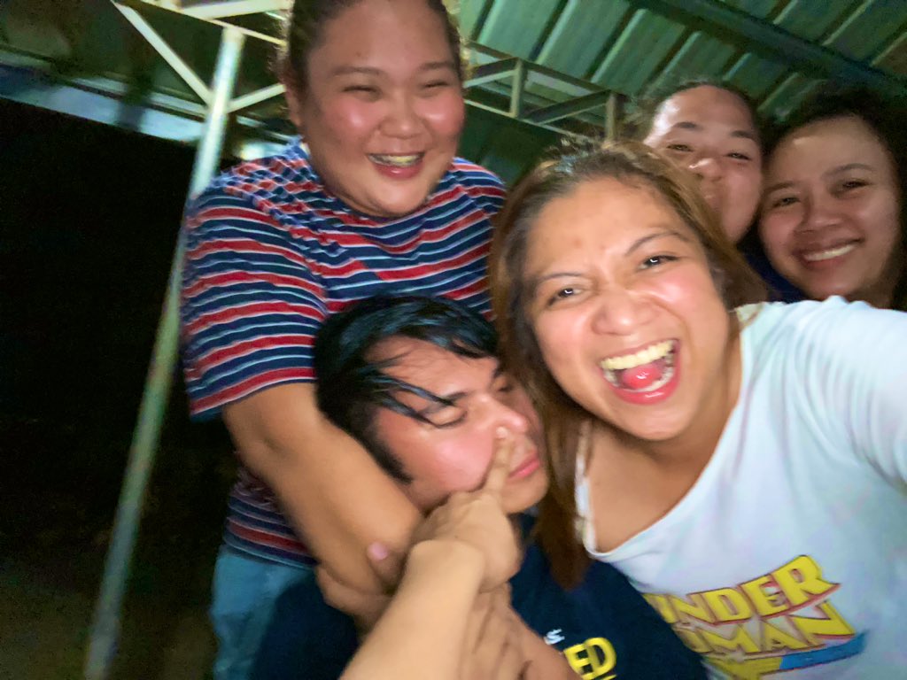 iamjplmanio's tweet photo. Litrato bago uminom, habang uniinom, hanggang sa di na kinaya. #JDlife #JackDaniels #No7 https://t.co/ljM7Vj6F3l