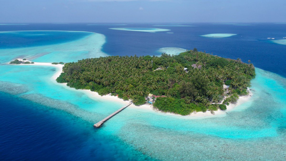 MoTmv's tweet photo. Ministry of Tourism @Motmv handed over the quarantine center built with the support of the tourism industry in K. Vilivaru to  @NDMAmv today. With inter-agency collaboration this facility was built in a mere 10 days. ‘We can and we care’.

#visitmaldives #SunnySideofLife https://t.co/jGS5UTmoxx
