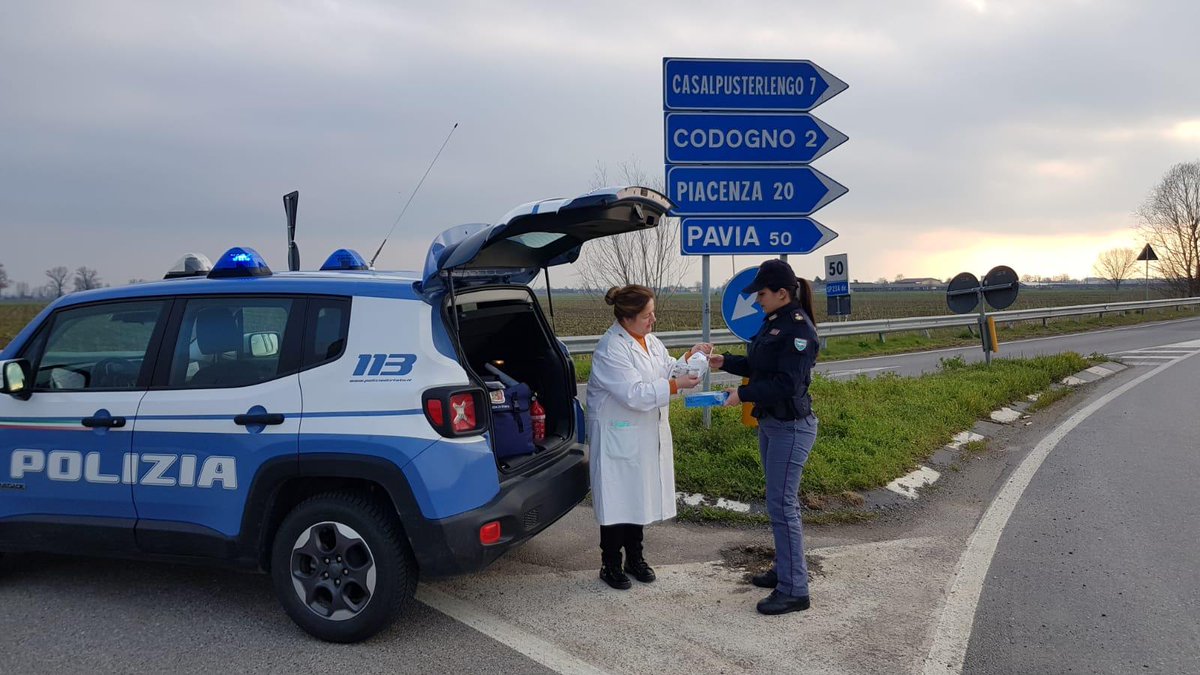 poliziadistato's tweet photo. #8marzo
Tanti auguri a tutte le donne, in particolare a coloro che in questi giorni lavorano con tutta la forza e il coraggio che hanno per la sicurezza e la salute del Paese
#giornatainternazionaledelladonna
#FestaDellaDonna2020
#essercisempre https://t.co/OZsFWtqziZ