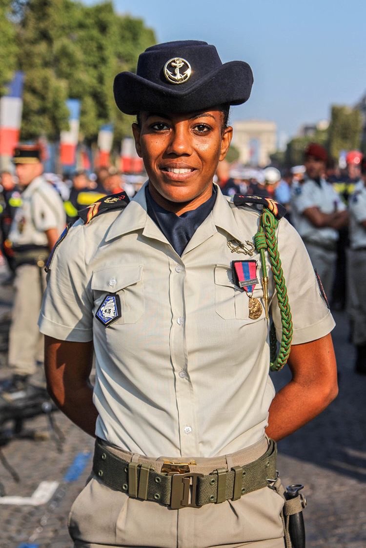 troupesdemarine's tweet image. [#8mars 👩🏻 👱🏼‍♀️👩🏾‍🦱] Parce que ce sont aussi des marsouins et bigors au féminin. ⚓️ En cette journée internationale des femmes, les TDM rendent hommage à leurs sœurs d’arme, épouses, mères et filles, qui sont engagées chaque jour à leurs côtés. 
📸 @GardeNatFR, #21eRIMa, #11eRAMa