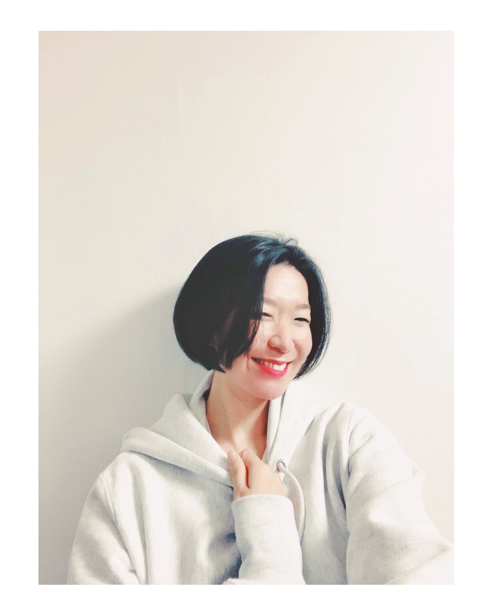 enaphoto's tweet image. Spring is coming🌸久しぶりに結構切りました💇‍♀️ダーキーカラーのショートボブに♥️
instagram.com/p/B9d6aKDjQVJ/
・
#enasstyle #bobstyle #shortbob #look #hairstyle #style #fashionaddict #haircut #fashiondiaries #stylegram #fashionista