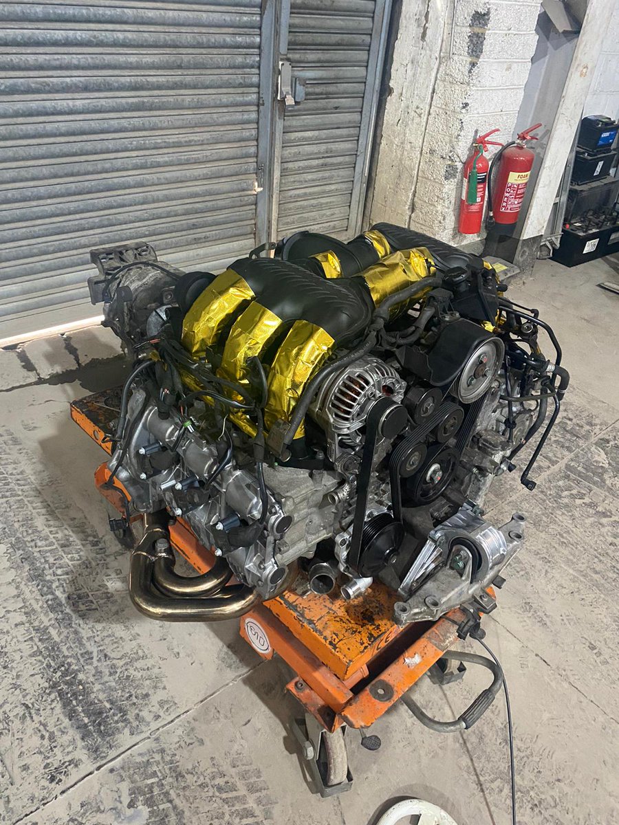 JCallRacing's tweet image. One engine back in race car, one race car running..... Does this mean??? 😏

So far all seems well with the car, but won't know until its put under load, hoping to be out on track to put it to the test Friday at Castle Combe Circuit... Miles Miles Miles
#porsche #boxster #racecar