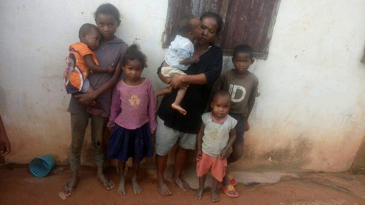 Nous avons besoin de vous et de vos dons pour permettre à cette famille malgache défavorisée de vivre convenablement. Merci pour votre générosité - ambitions-pour-madagascar.fr/cause/une-epic…