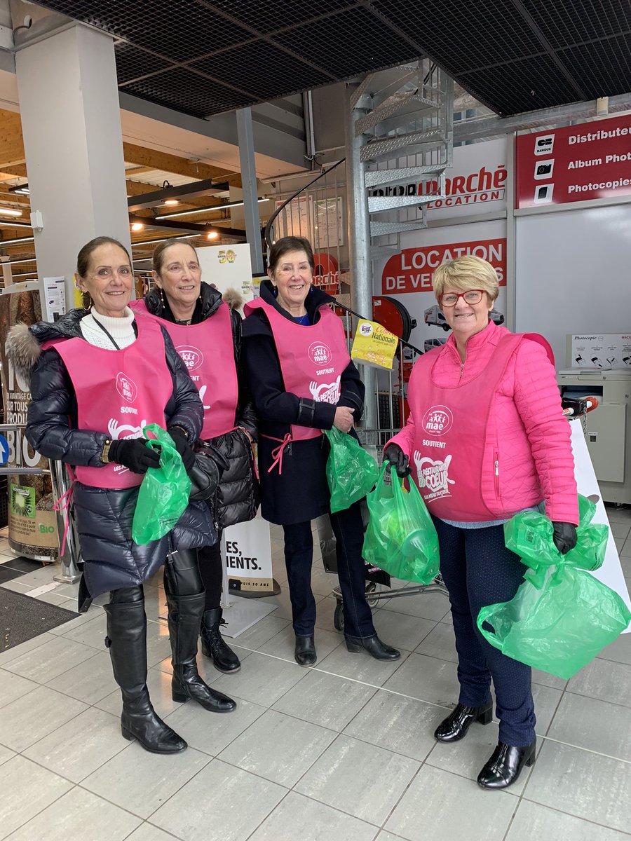 Zenrabia76's tweet photo. Merci à tous les bénévoles #Rouen #Restoducoeur #solidarite #WERestos https://t.co/xbAmMCjR58