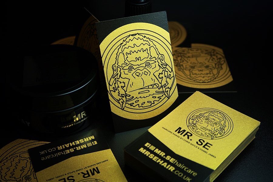 huish_design's tweet photo. “I’ve got a Goooolden Ttttticket!” No SE Haircare, you now have some posh golden business cards. In keeping with their  black &amp; gold product branding we’ve created a clean new design, printed on this stunning premium gold card! #gold #black #print https://t.co/4yb6Dc2fGv https://t.co/VMMMHrna0a
