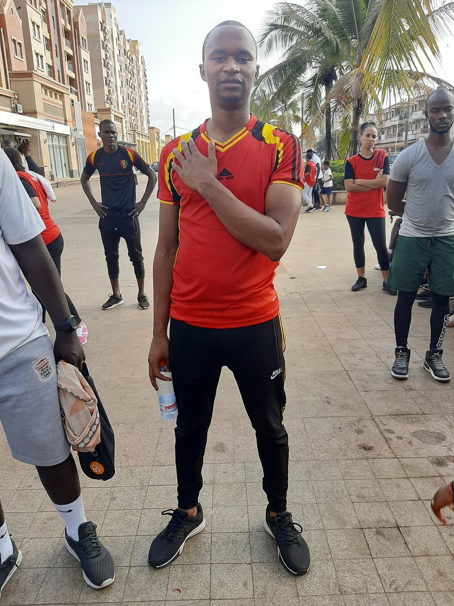 tighel15's tweet photo. Un esprit sain dans un corps sain #weekEndGym #WomansDay https://t.co/6jJrgxilo1