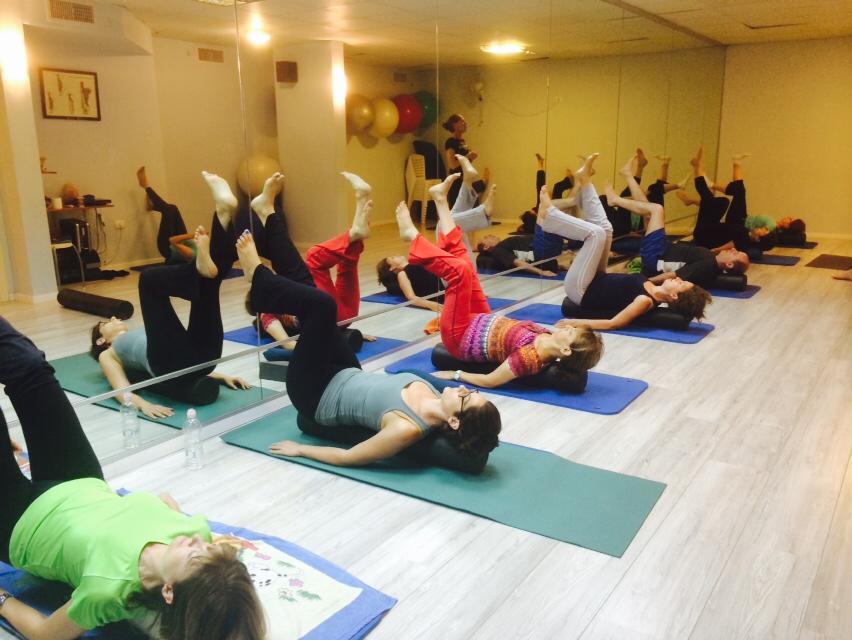 flow_pilates's tweet photo. פילאטיס מזרן בהוד השרון
תרגול הפיאלטיס מוסיף מודעות 
לדפוסי התנועה ביום יום כך
 שניתן ללמוד איך לנוע עם 
יציבה נכונה במינימום שחיקה לגוף
https://t.co/nU1GnzVC5q https://t.co/aeIQ6EzC30