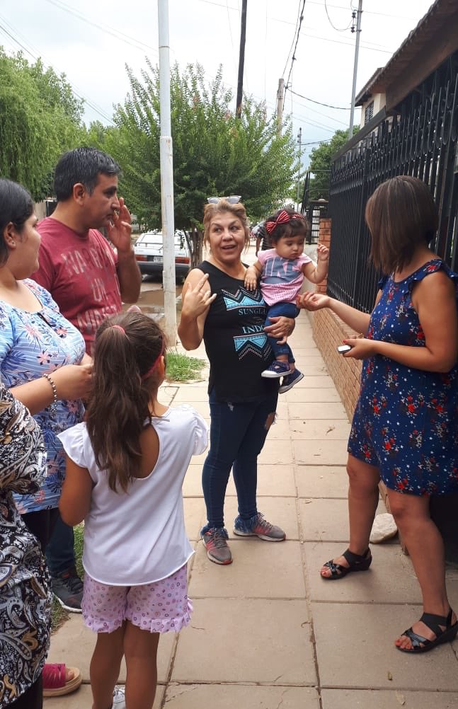JJuaneda's tweet photo. Hay miles de mujeres que todos los días trabajan para cambiar la realidad de sus barrios. En el #DiaInternacionalDeLaMujer vaya mi reconocimiento, agradecimiento y afecto para todas las Mujeres Vecinalistas! https://t.co/Iy1ZC3b02u