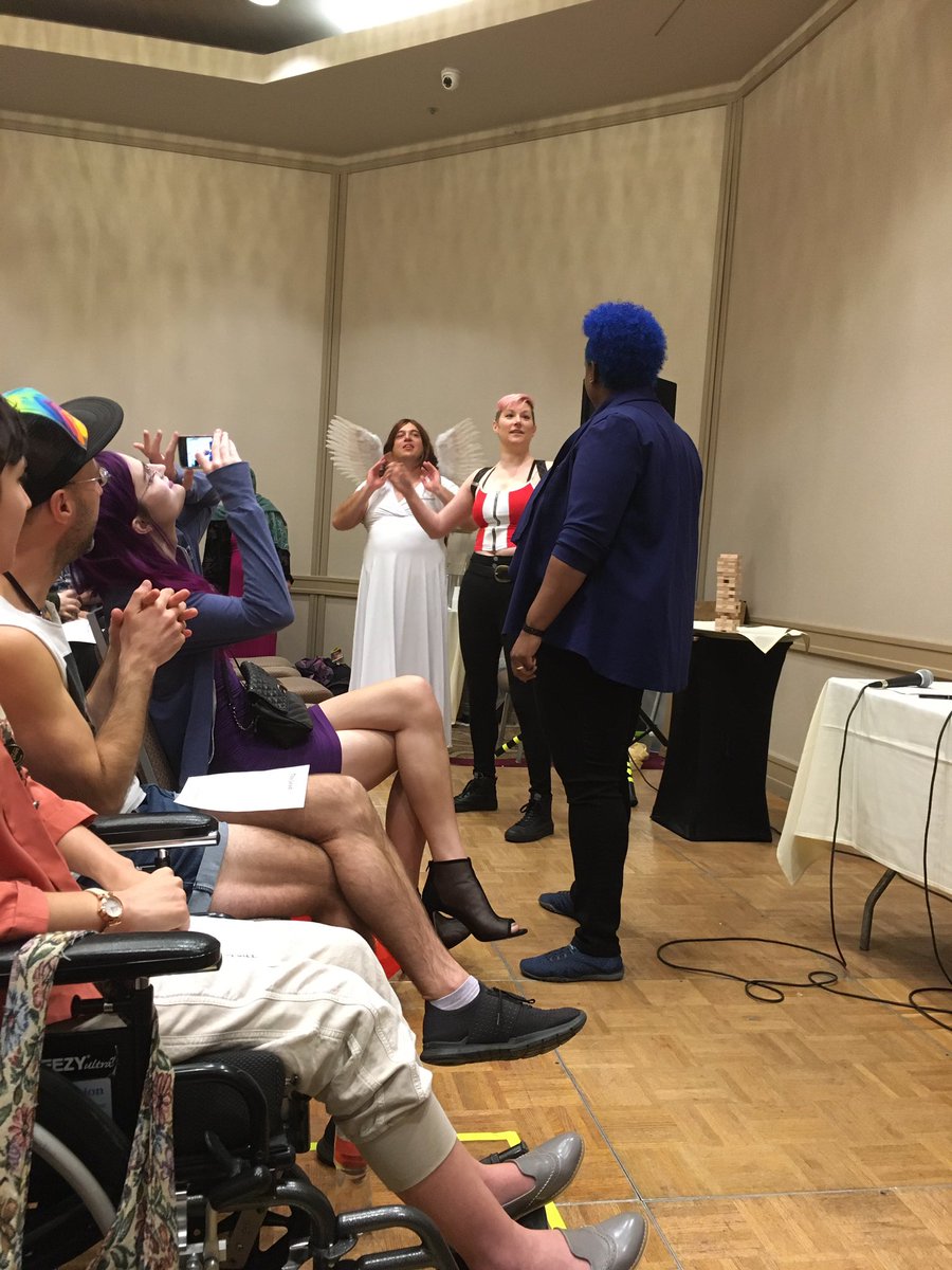 GermanCityGirl's tweet photo. #Starcrossed, #BazLuhrmann style during @bigbadcon! @bananachangames + @KDavidson925 were amazing. #latergram #TeamCapulet #TeamMontague #Romeo #Juliet #BBC19 https://t.co/JLmp8wskzs
