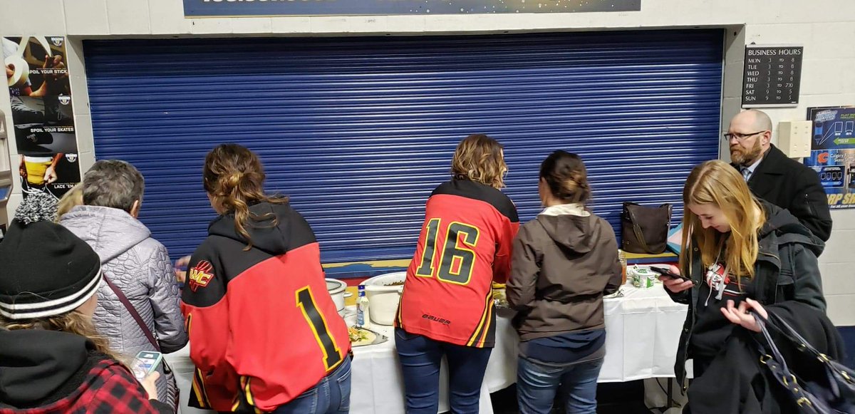 Thanks to our awesome hockey moms for making a post game meal for the boys so they can load the bus and get on the road.
Moms are the BEST !!