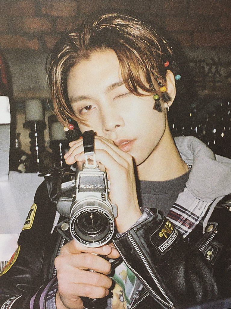 : Elmo Super 106/104(scan credit to  @209_nct) #NCT카메라  #JOHNNY  #쟈니  #johntography  #NCT127  #NeoZone #영웅  #英雄  #KickIt #NCT127_영웅_英雄  #NCT127_KickIt