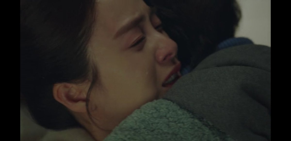 karie202's tweet image. The emotions on this scene got me teary-eyed. No words spoken between Yuri and Hyun Jung, their actions were enough to convey what they felt. #HiByeMama #HiByeMamaNetflix