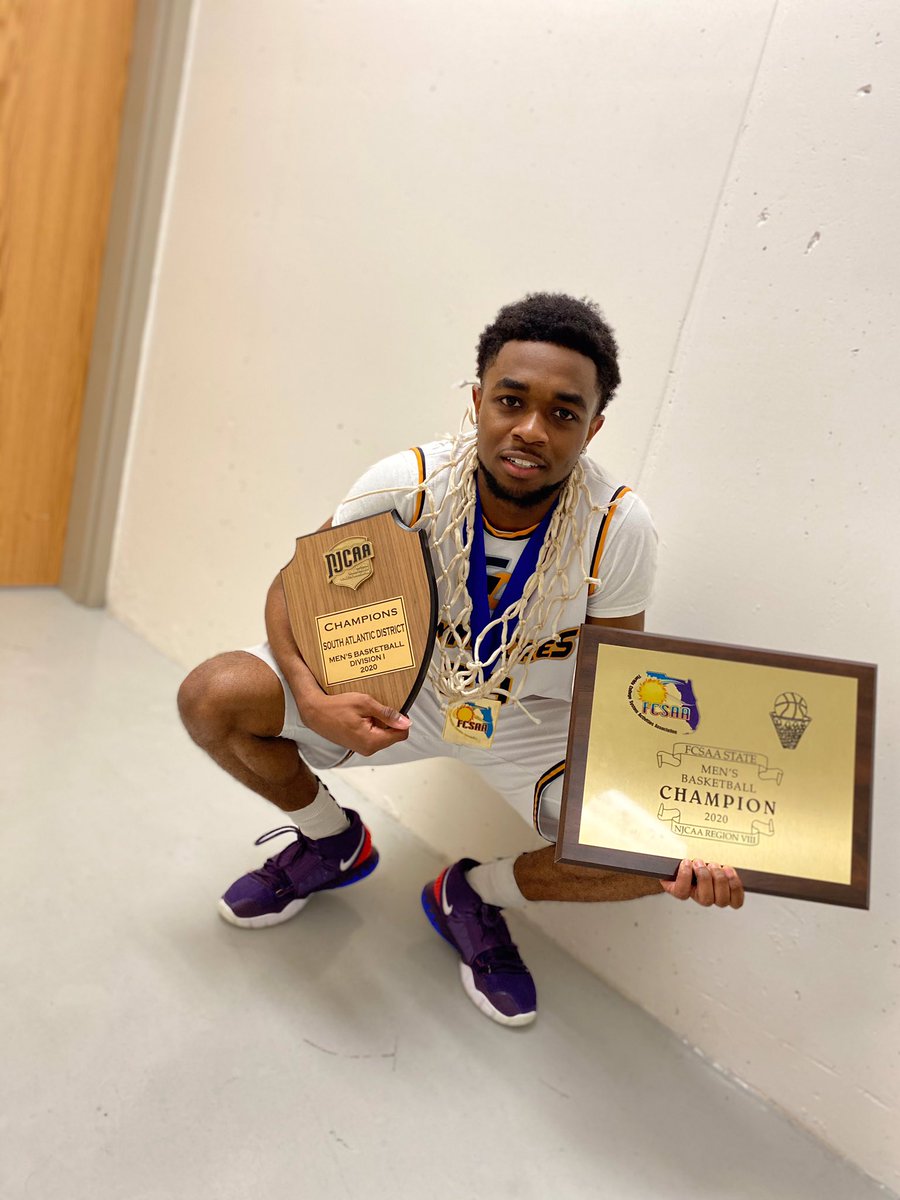 Coach_Victor33's tweet photo. Congratulations to @GoSAScots alum @jplouis3 for winning his state championship today!
@gulfcoastst beat Tallahassee 71-63. Program's first state title since 1972. Congrats Jammy!!! #GreatDayToBeAScot #SAalumni https://t.co/O9sHBrC6E8