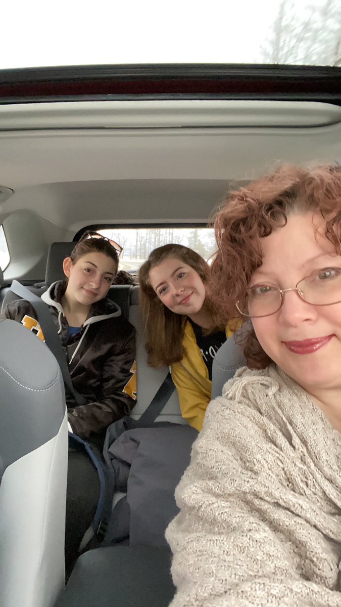 ChaoticOctopus's tweet photo. I don’t always gush about my husband; we’ve been married a long time, and it’s easy to take a lot for granted. But yesterday, he suggested we go to #HawaiiOrBust TODAY. Our daughters’ spring break trip to Spain had been canceled (guess why). Consolation trip! #HesAKeeper #LuckyMe https://t.co/GQ6Lj1JVdp