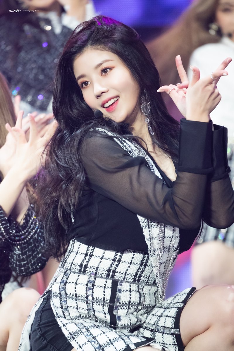 Milkbi95's tweet photo. 181128 AAA
#아이즈원 #IZONE #アイズワン
#권은비 #KwonEunbi #クォンウンビ #은비 https://t.co/MI2eSoQAxb