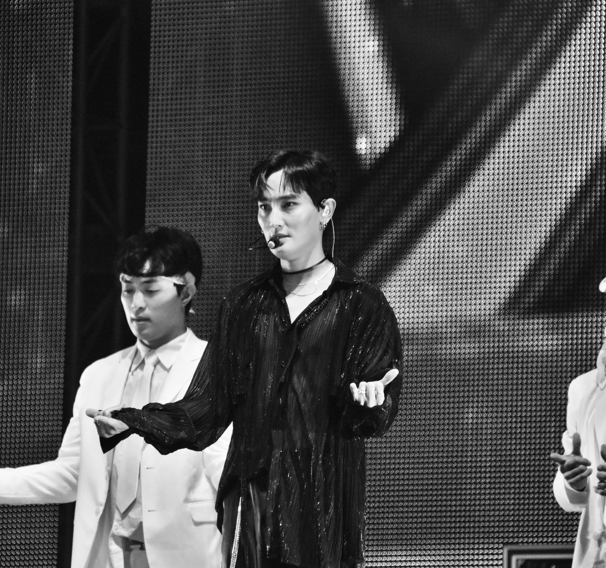 hot_nabom's tweet photo. 아↗️아↗️아↗️아↗️아↗️아↘️아↗️아↗️아➡️
아↗️아↗️아➡️아↗️아↘️아↘️아➡️

#high_five_of_teenagers #H.O.T. #에쵸티
#190922 #next_message #foreverhot #에쵸티콘서트
#안칠현 #강타 #anchilhyun #KANGTA #安七炫
#outsidecastle #아사캐 #수화
#💛💙❤💚🧡#고미사영 #나봄 #nabom https://t.co/vt1wifTCU5