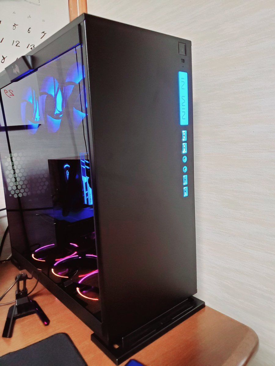DrYamorin's tweet photo. 現状のスペック
CPU:Ryzen 7 3700X
CPUCooler:Deepcool Gammaxx L360
RAM:G.Skill Trident Neo DDR4-3600 8GB×2
M/B:AsRock X570 Phantom Gaming 4
GPU:MSI Geforce RTX2070 Super Ventus OC
SSD:Samsung 970EVO 500GB
Case:INWIN 303 Black
#AsRockerPC https://t.co/fCOyQWKQ5m