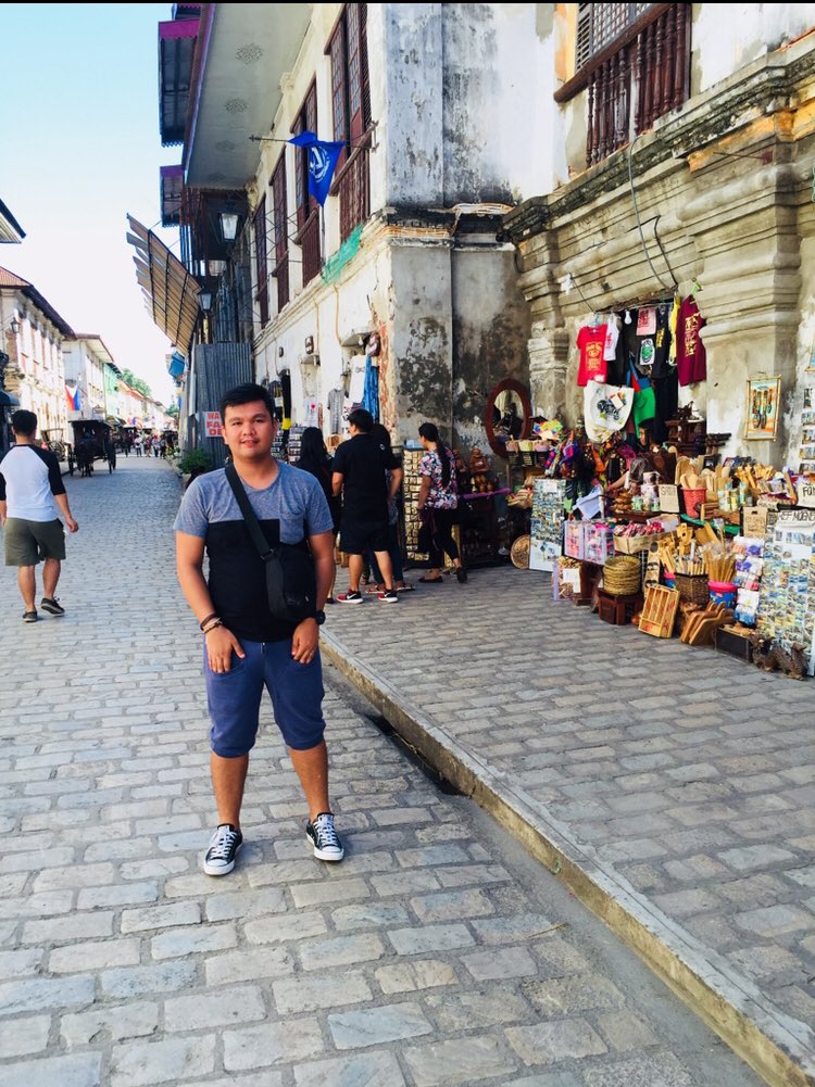 therealmhondst1's tweet photo. #wheninvigan #throwback https://t.co/8GNAz39KF0