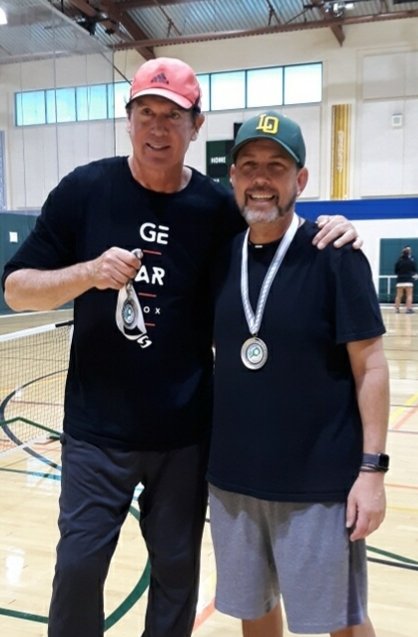 FosterCityPB's tweet photo. Gold aplenty at the Livermore Spring Indoor Tourney.
Tom Hartman and Paul Ekstrom win gold in Mens 4.0 open, and Noriko Inokuchi with partner Jessica Paige win gold in Womens 4.0 open.
#FosterCityPB #GoTeamFC https://t.co/hoGp6U90Og