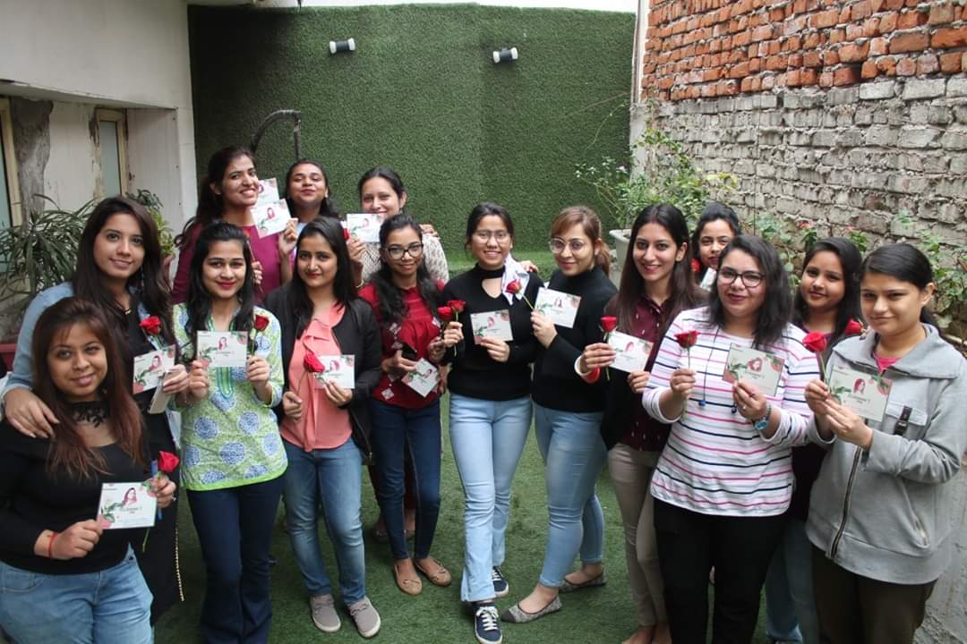 TeamworkPR's tweet photo. The divas of Teamwork celebrating womanity on the occasion of Women's day celebration in office.
#PowerOfTeamwork #WomensDay #TeamworkGroup #TeamworkCommunication https://t.co/Td3vGkSba6