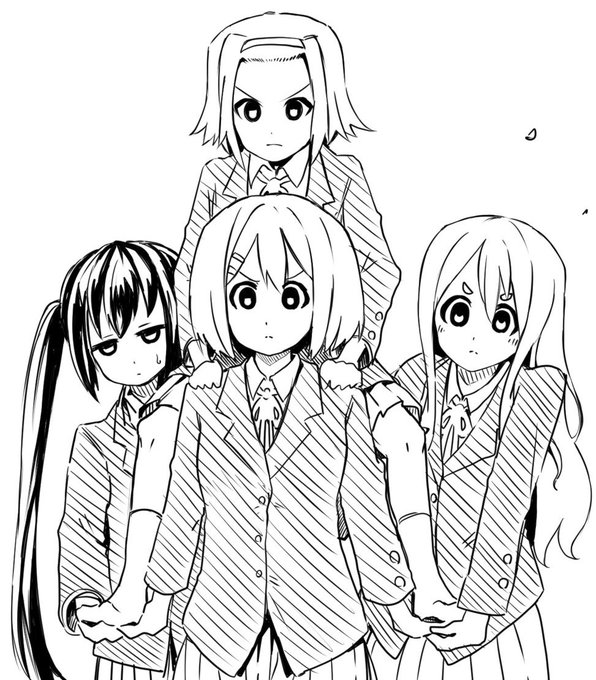 練習しろと怒ってくる澪に対し、無言で騎馬を組んで威圧する唯梓律むぎ 