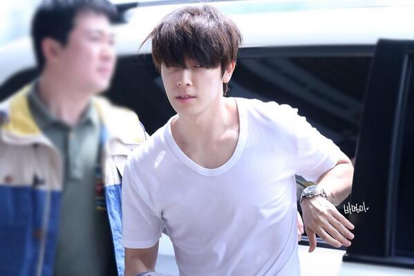 Not sure if anyone did it already but..-ˏˋ Donghae in white shirt - a necessary thread ˎˊ˗