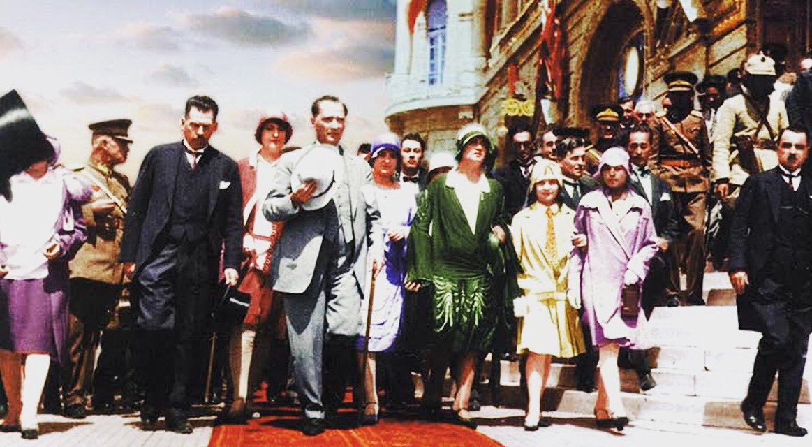 “Bir milletin medeniyetini ölçmek istiyor musunuz;kadınlarına nasıl muamele edildiğine bakınız." Mustafa Kemal Atatürk #8MartDünyaKadınlarGünü