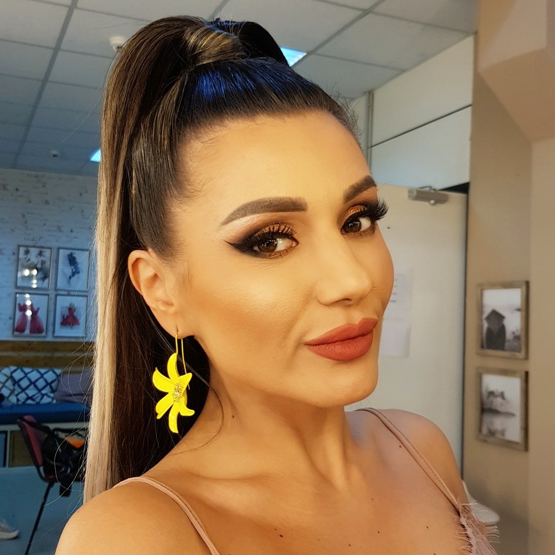 NTarau's tweet photo. #makeup #ladies #8March #HappyWomensDay #BeautyMatch #beautyaddict #SundayThoughts #Sunday #sundayvibes #SundayMotivation https://t.co/UOnrQcyPOP