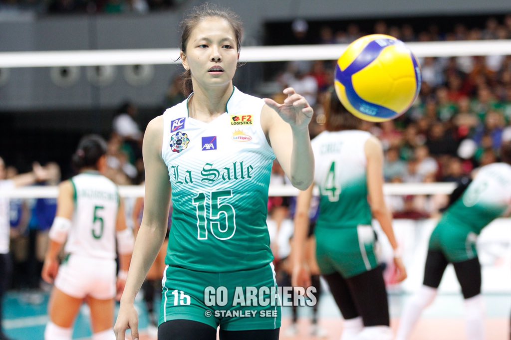 DefenderDlsu's tweet photo. Aw Tin Tiamzon paying tribute to her mom by putting "For Mama Agnes ❤️" in her shoes, if im not mistaken. 💚🏹🏐 

Tin is such a warrior. From being the girl who was questioned of being a starter on her rookie year to one reliable "ate" of the team. 💚 Taon mo na to. Kunin mo! 🏹 https://t.co/mw9TRJkchz