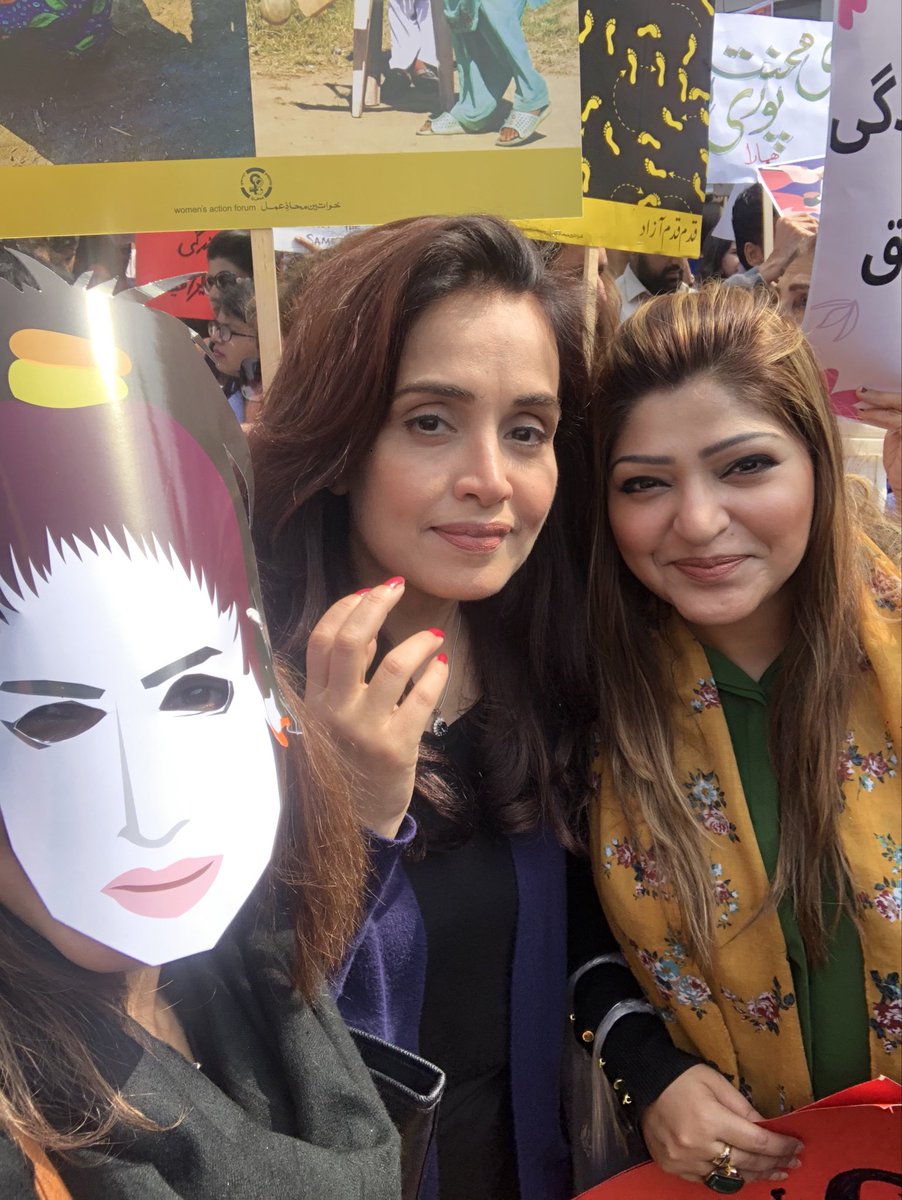 zoiatariq's tweet photo. At the #AuratMarch2020 
#Lahore . With ⁦@sehrdad⁩ https://t.co/y0ByqA2AAW