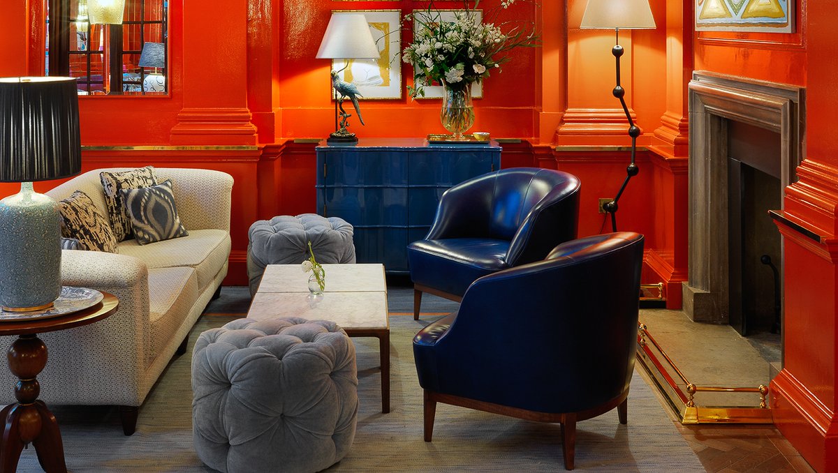 Set on the edge of Soho, <a href="/thecoralroom/">The Coral Room</a> is located in <a href="/HotelBloomsbury/">Hotel Bloomsbury</a>, a magnificent neo-Georgian Grade II-listed building. You can see our beautiful Portland Sofa, part of the Cocktail Collection designed by <a href="/MBDS_News/">The Studio at MBDS</a>.⁠
#PaintTheTownCoral #SliceoftheCity #GeorgeSmithFurniture