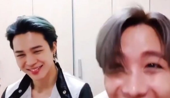 Aynun991's tweet photo. #jhope #jimin #BTSARMY ... 🖤💜💜💜💜💜💜💚💚💚💚🌅🌅🌅🌅🌅🌅🌅🌅 @BTS_twt https://t.co/kpzcWG6XMt