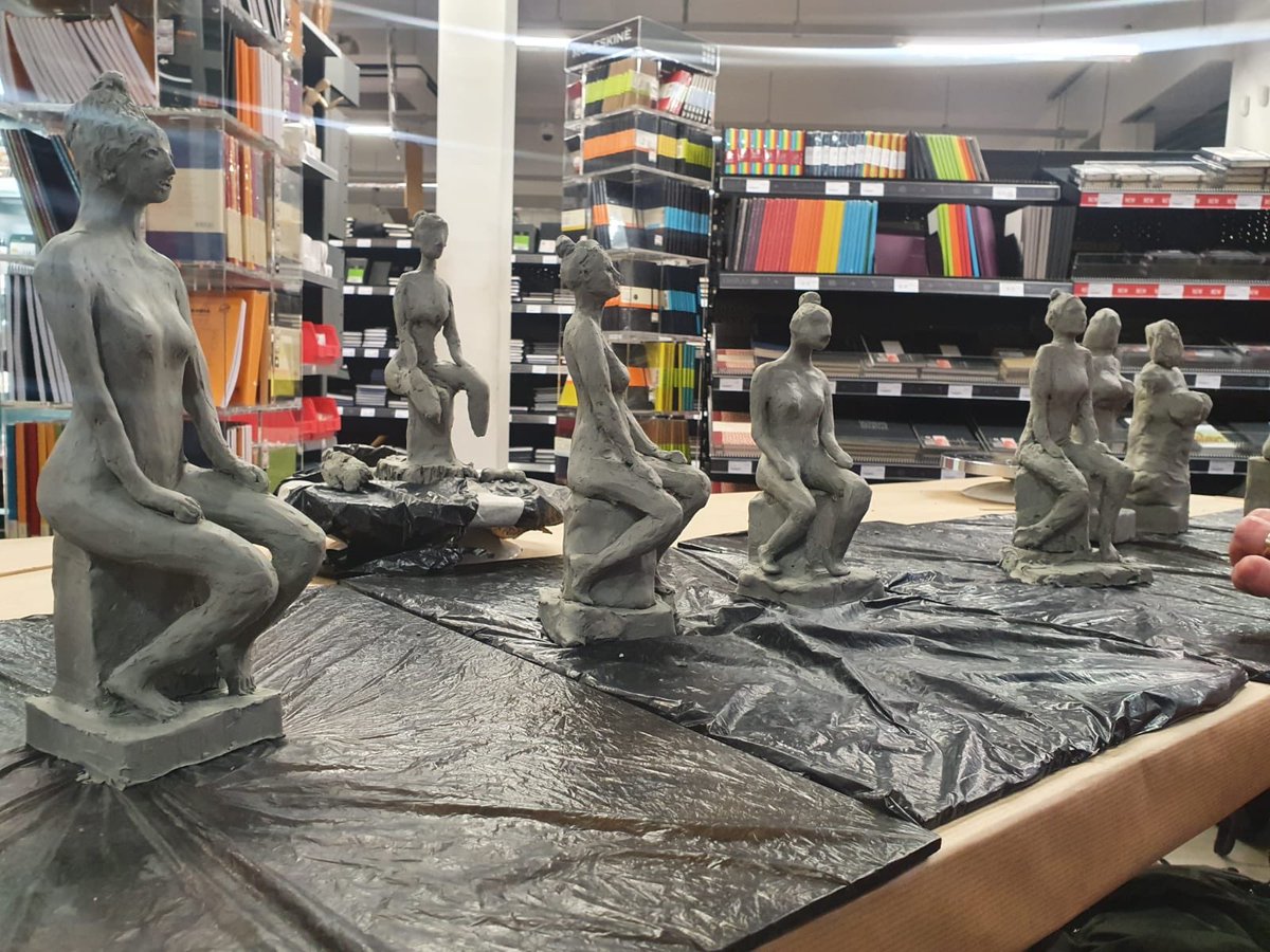 Thanks so much to our Sheroes artist Farnoush Amini for the amazing workshop sculpting clay yesterday at <a href="/GreatArt_UK/">GreatArt</a> as part of their #whm events and our Sheroes-Revoluciones #WHM2020 Edition Programme! 💫💫 More on March 20-22 at @WeAreUglyDuck