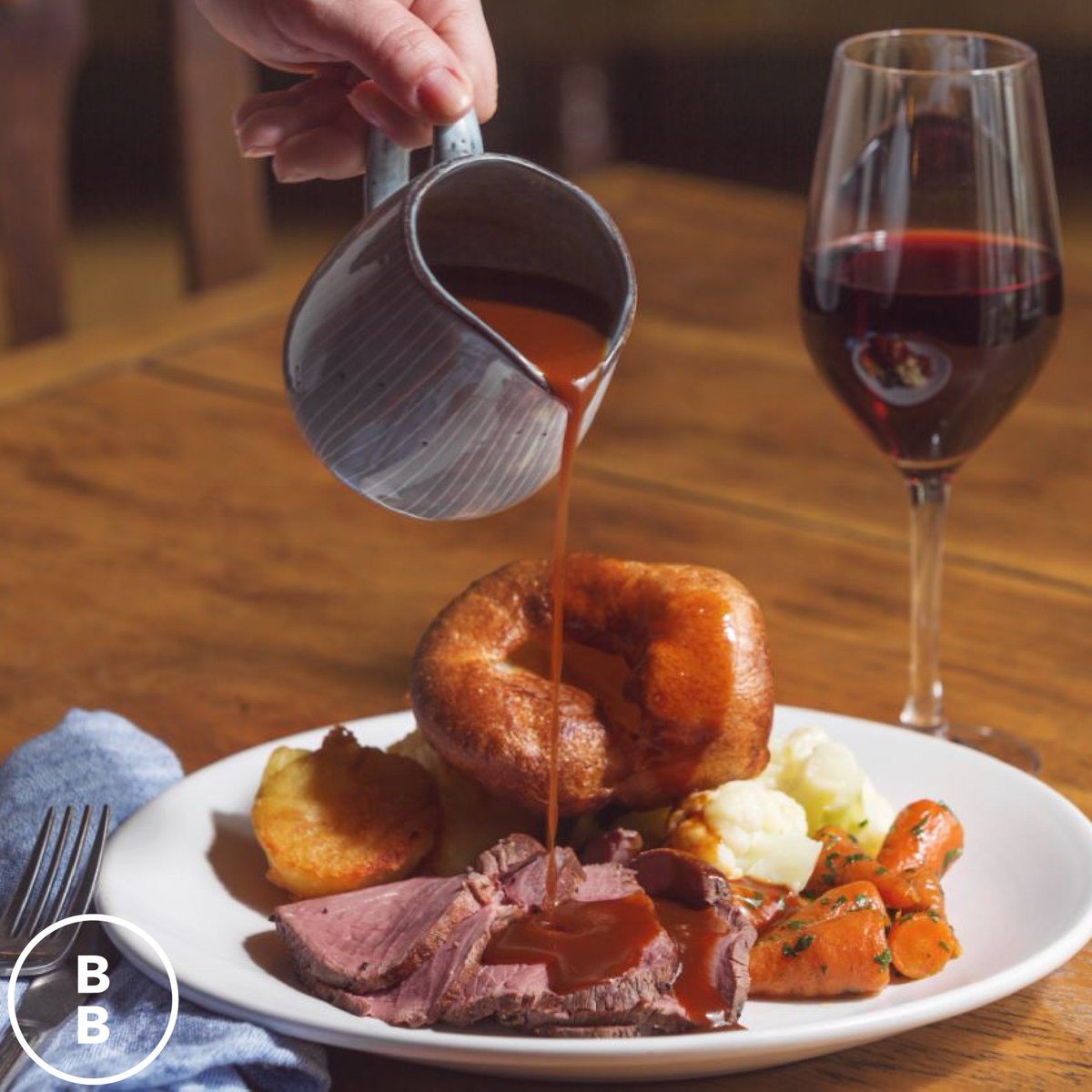 Good morning Reigate! 🌝Getting that Sunday roast feeling ?😍 Well pop in quick before they are all gone! 

Book your table now!

#Sundaylunch #roast #reigate