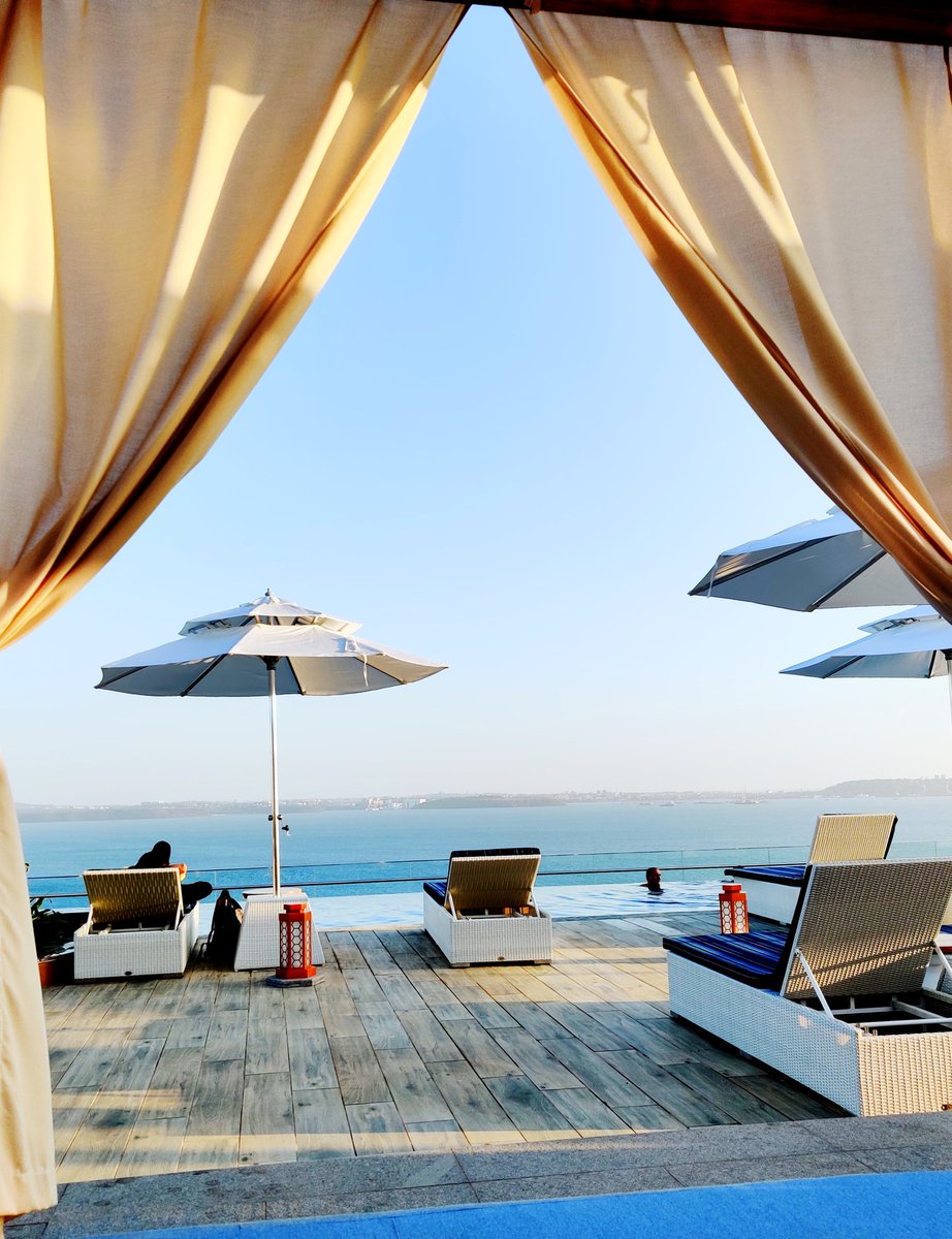 shoebpatel_'s tweet photo. Cosmic chats with @nnwakelam @MonkeyBanking Plus this chill Goan view!
Thanks for suggesting the place Laurie!
#bugbounty #bountylife #hackerone https://t.co/qEdXja9Cqs