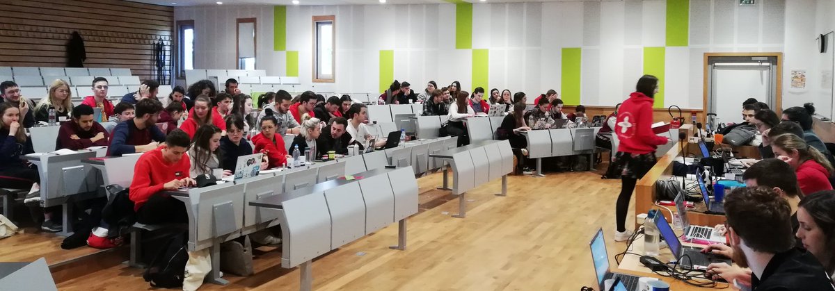 La_FNESI's tweet photo. #CAFNESI | Deuxième jour du #Conseil d'#Administration de la FNESI. Des dizaines d'#associations d'#ESI rassemblées à l'#IFSI du Vinatier

👉 Comment lutter contre les #VSS
👉 #innovations du #tutorat
👉 Évolutions du #ServiceSanitaire https://t.co/MdCr6bxN82
