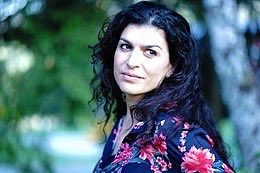 mdehennezel's tweet photo. #JourneeDeLaFemme #8mars Parmi toutes les femmes qui s’engagent courageusement aux côtés des femmes violentees esclavagisees et abusées, je veux rendre hommage à ⁦@eliseboghossian⁩ et à l action de ⁦@Elise_Care⁩ notamment auprès des femmes #yesidis en Irak https://t.co/w1nfstbPzw