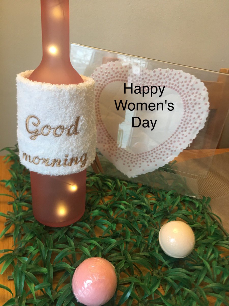 thoughtinthread's tweet photo. Happy Women's Day  to all !! #small #luxuries to you because you deserve !! https://t.co/LiaYxK0DHu