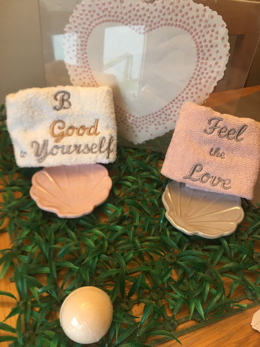 thoughtinthread's tweet photo. Happy Women's Day  to all !! #small #luxuries to you because you deserve !! https://t.co/LiaYxK0DHu