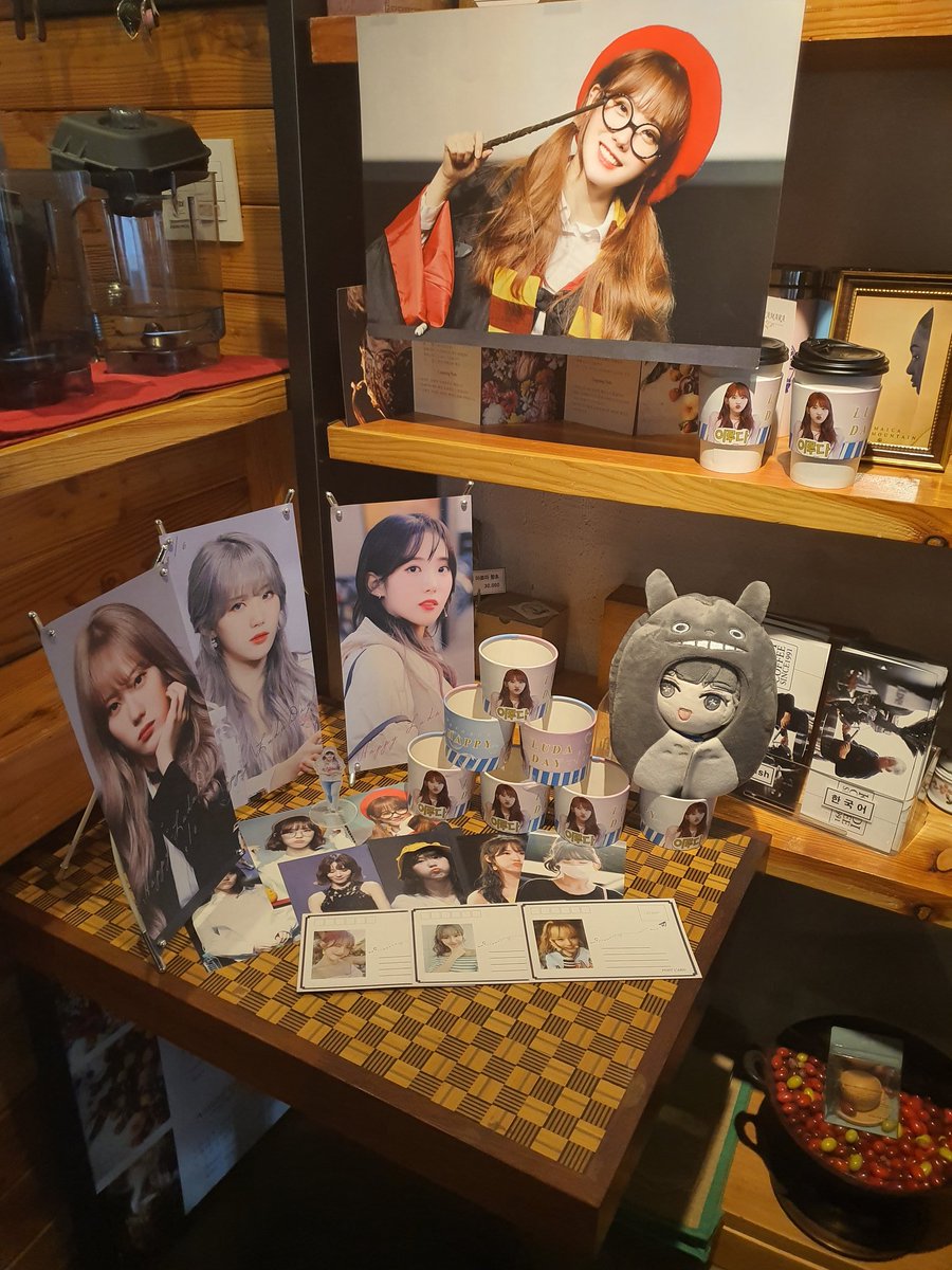 strawberryseola's tweet image. 모카 커피 시켰는데 너무 예쁘당..
특전 사진도 너무 예쁩니다!!
#고마워_내가수_이루다
#HappyLudaDay