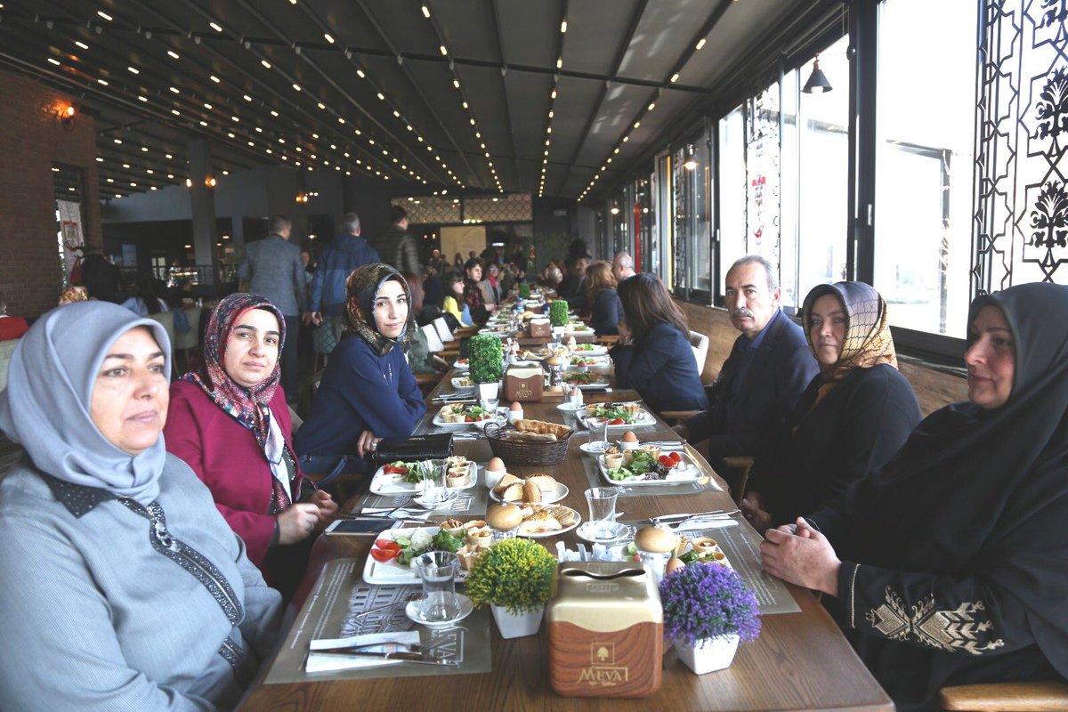 Sivas Cumhuriyet Universitesi On Twitter Rektorumuz Prof Dr Alim Yildiz Ve Esi Emine Yildiz Hanimefendi 8 Mart Dunya Kadinlar Gunu Munasebetiyle Sivas Valiligi Tarafindan Duzenlenen Kahvalti Programina Katildi 8martdunyakadinlargunu Https T