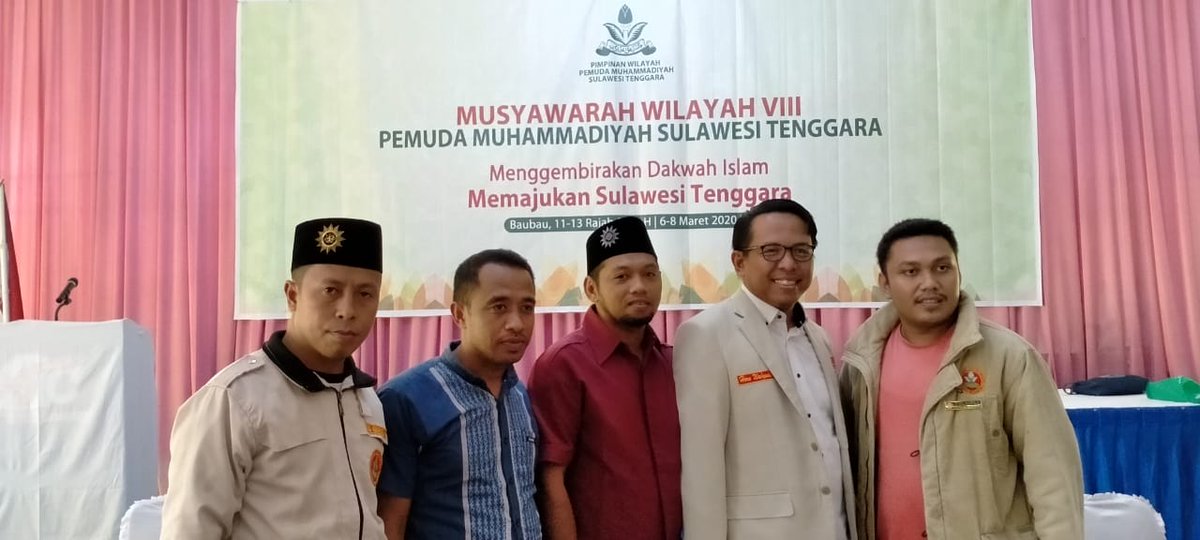 PPPemudaMu's tweet photo. Musyawarah Wilayah VIII Pemuda Muhammadiyah Sulawesi Tenggara. "Menggembirakan Dakwah Islam Memajukan Sulawesi Tenggara"
Baubau 6-8 Maret 2020.
#muhammadiyah #pemudamuhammadiyah #muswil #sulawesitenggara #pemudabergerak https://t.co/u7cC5GzUS8