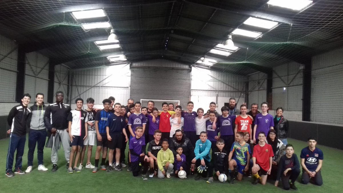 Sous_traiter's tweet photo. Ce week-end, 9 catégories de U6 à U16 du club ont pris part à une après-midi Futsal hier à évents five chemin de la saudrune à Toulouse, suite à l’annulation par le district des compétitions officielles dans le département. Une belle après-midi partagée ensemble 
Allez l’USL !!! https://t.co/yzkbMdDO6U