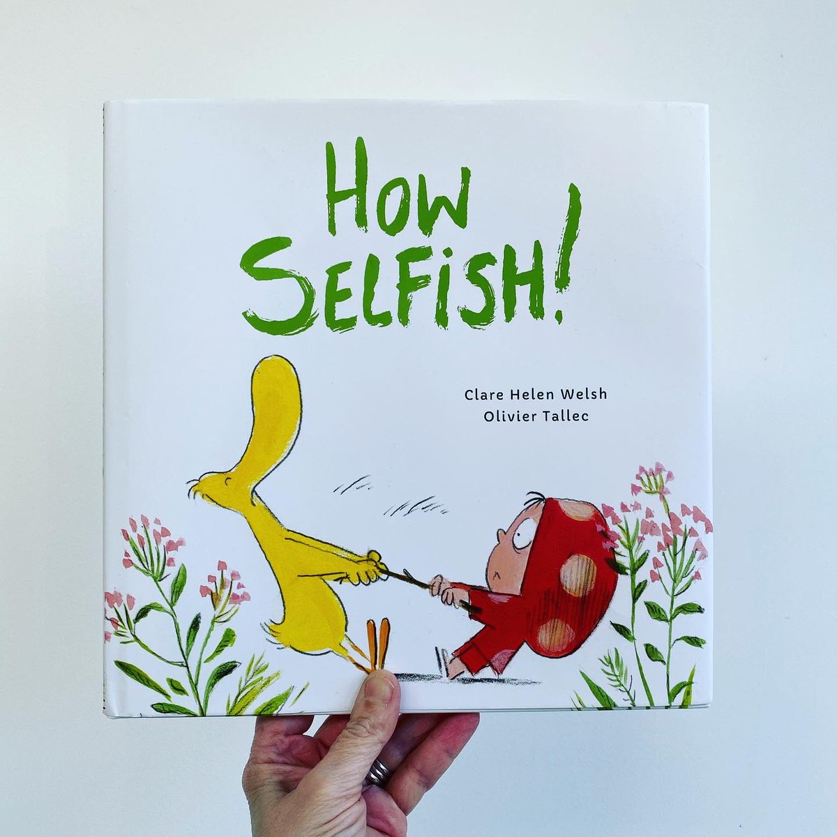 bookgiftblogger's tweet image. A truly hilarious read by @ClareHelenWelsh with a clear message coupled with #oliviertallec’s astute visual humour #HowSelfish! explores how a stick can cause such a drama between friends Dot and Duck. Perfect to introduce themes of empathy and kindness to a younger audience