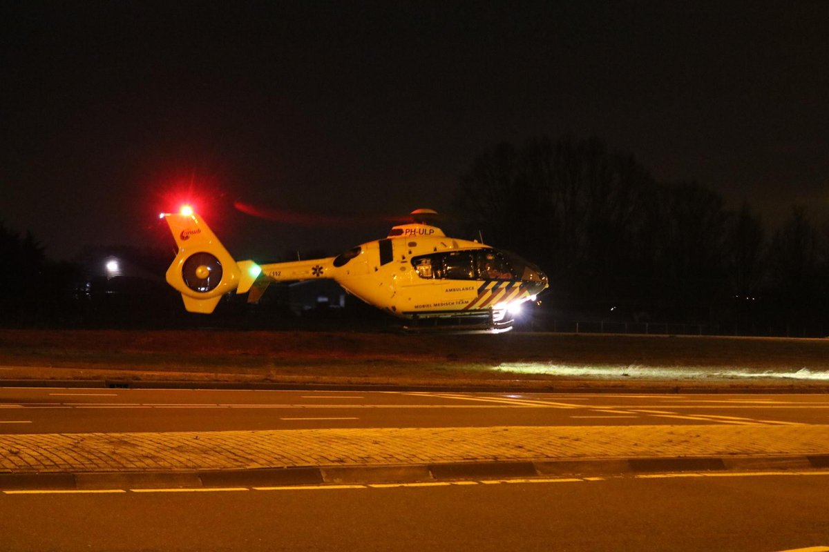 Persoon zwaargewond bij val in Rijnsburg, traumahelikopter ter plaatse..