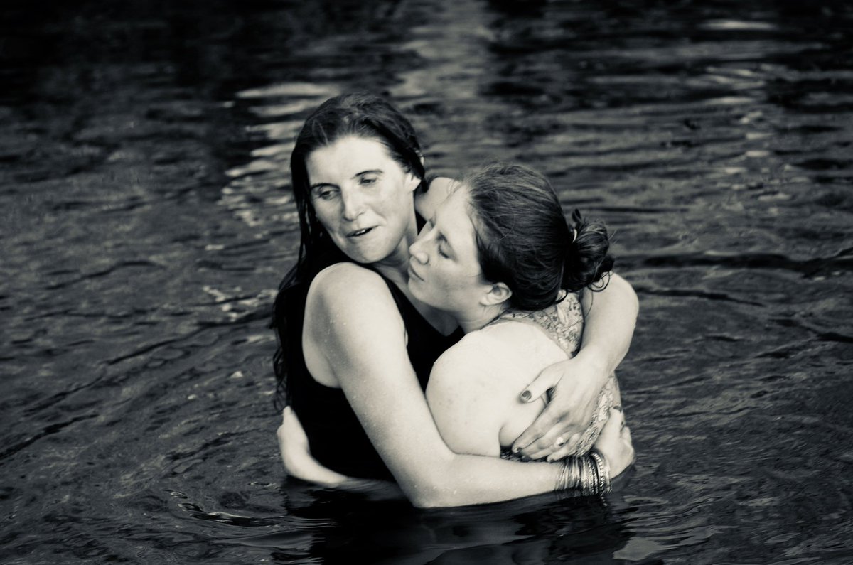 AmandaOwen8's tweet image. Here’s to strong women.
May we know them.
May we be them.
May we raise them.
#InternationalWomensDay 

*Initial photograph is of the first lady of the Dales, Hannah Hauxwell*